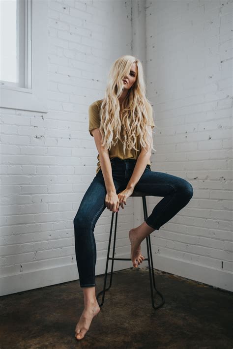 dreamy hair and beauty hacks with amber fillerup clark of barefoot