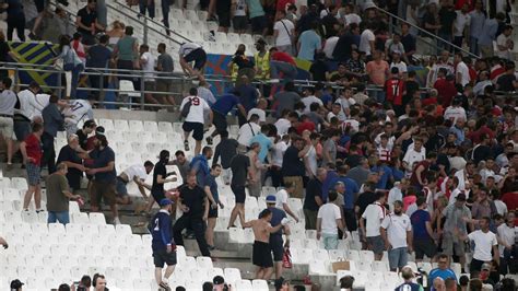 russian hooligans warn england fans over 2018 world cup violence espn fc
