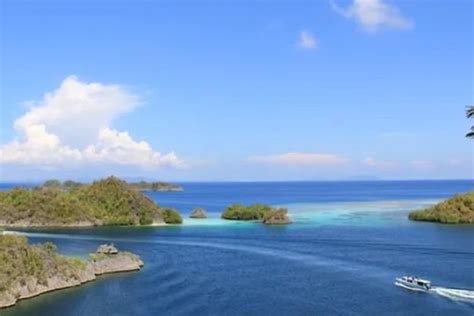 Pantai Pintu Kota Pesona Wisata Pantai Tebing Yang Indah Maluku Hot