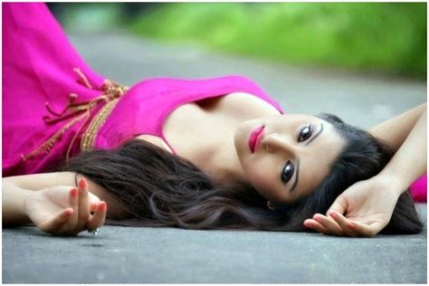 Bangladeshi Hot Actress Pori Moni Sexy Picture Collections