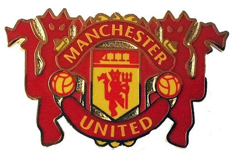 pin  manchester united badges