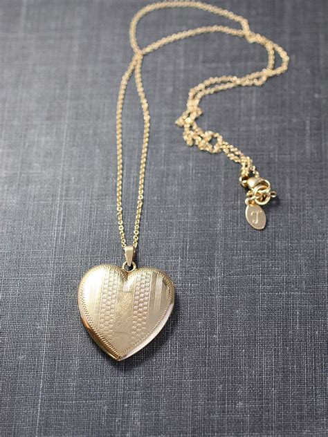 vintage solid  gold heart locket necklace  karat yellow gold