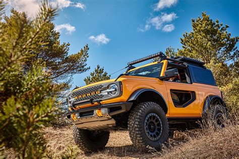 tested   ford bronco   satisfyingly quick edmunds auto