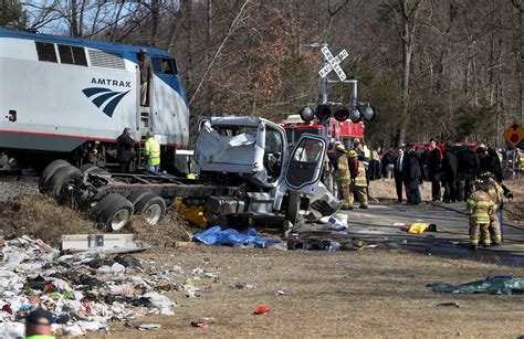 train carrying republican lawmakers  retreat crashes  truck   york times