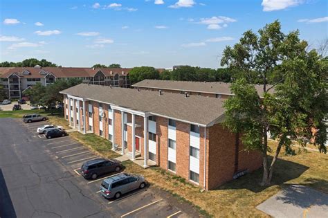colonial group apartments for rent in west des moines ia