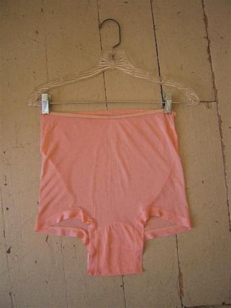 Vintage 1940s Peach Rayon Pin Up Girl Panties 39 42 Hips Nos