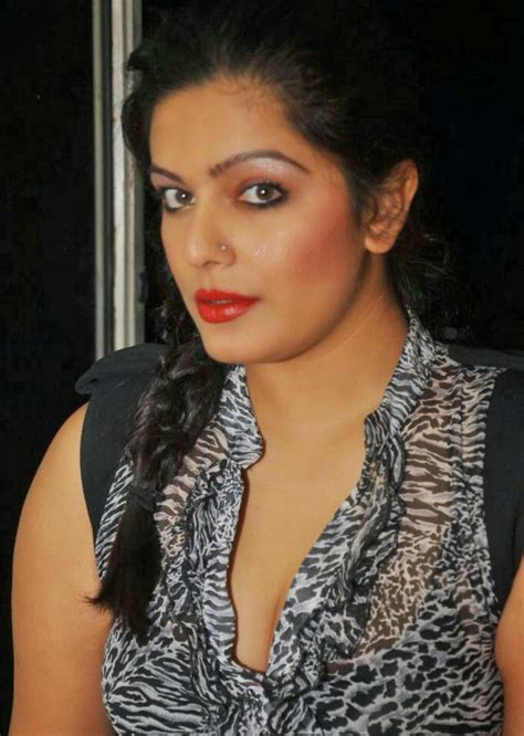 Hot Telugu Actress Reva Boob Showing Filmi Tamasha