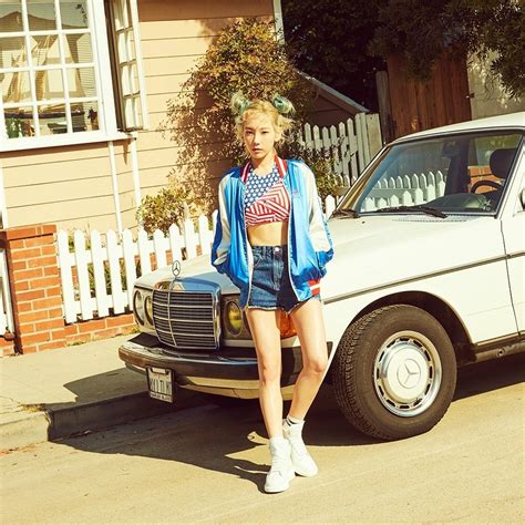 Taeyeon 2nd Mini Album Why Teaser Official Photo 패션