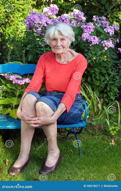 Пожилая Женщина Стоит Раком Картинки Фото Картинки рисунки