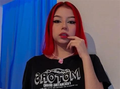 sadashilapard brunette latin teen female webcam