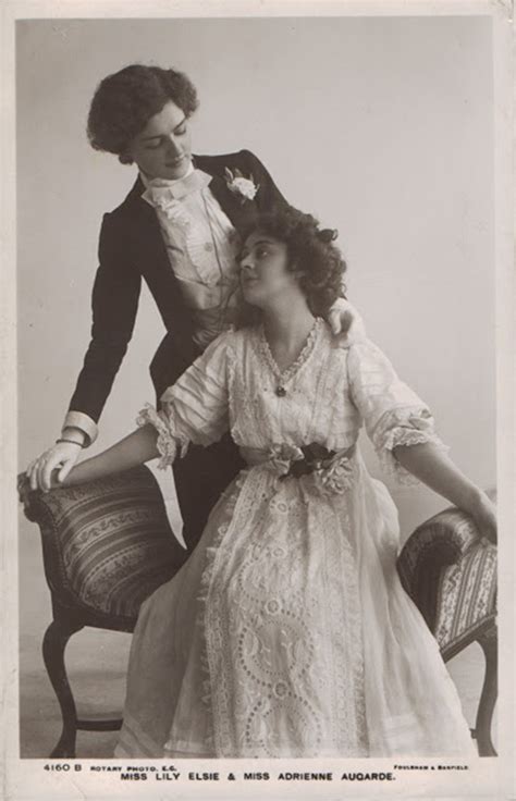 secret lesbians 16 romantic photographs of queer women couples from the victorian era