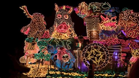 beeld verlichte carnavalsoptocht tubbergen rtv oost