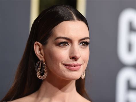 The Very Relatable Reason Anne Hathaway Is Taking A Break From Alcohol