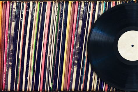 vinyl record collection    heres   determine