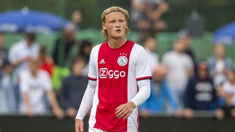 ajax  offered dolberg   clubs  europe loansale