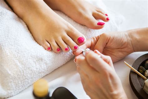 manicures pedicures  london  cth guide