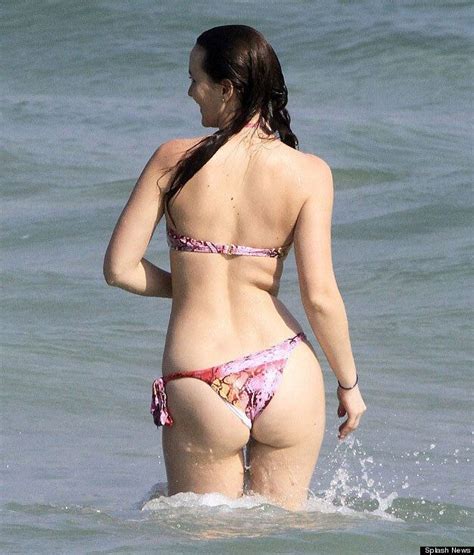 Leighton Meester Gossip Girl Star Shows Off Curves In