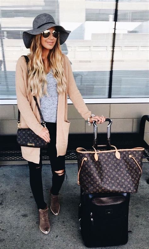Cute Comfortable Travel Outfit Casual Travel Outfit