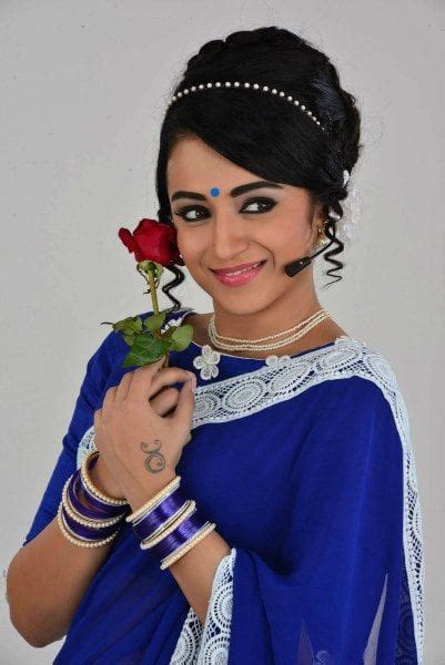 Trisha Goes Full On Ethnic In Nayaki First Look South