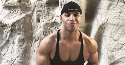 Sean Zevran’s 5 Hottest Instagram Pics In Honor Of His 30th Birthday