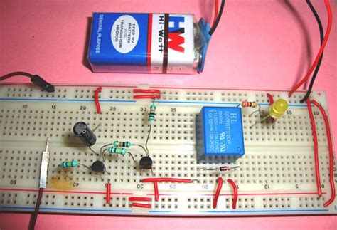 simple latch circuit diagram  transistors