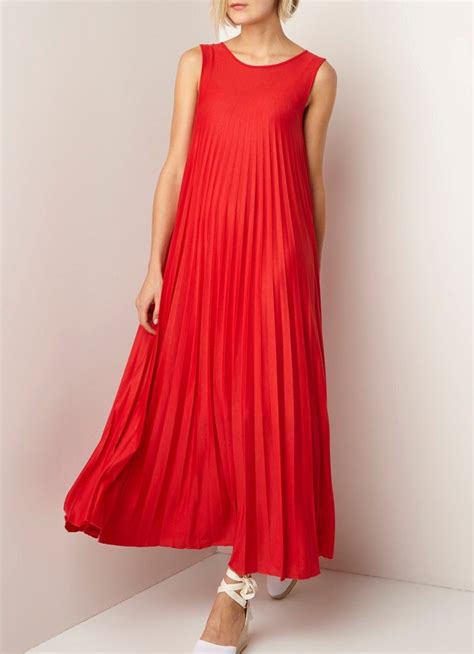 maxmara ogetti maxi jurk van jersey met plisse rood de bijenkorf jurken mode jersey