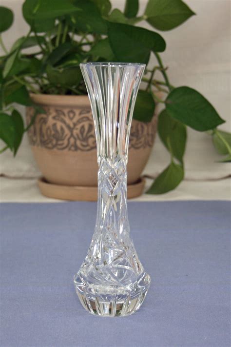 vintage lead crystal fluted bud vase hand cut swirled star pinwheel flower glass vase home decor