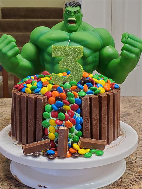incredible diy messybunsandthricethefun hulk birthday cakes