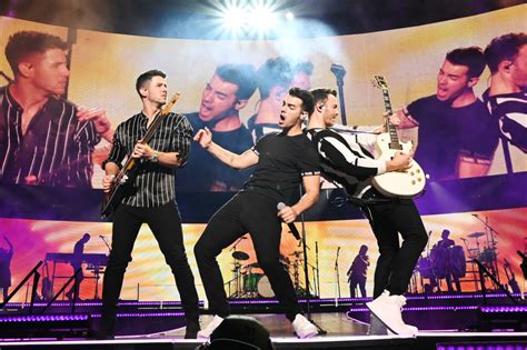 jonas brothers nyc show  msg review rolling stone