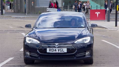 Tesla Brings Right Hand Drive Cars To U K Video Technology