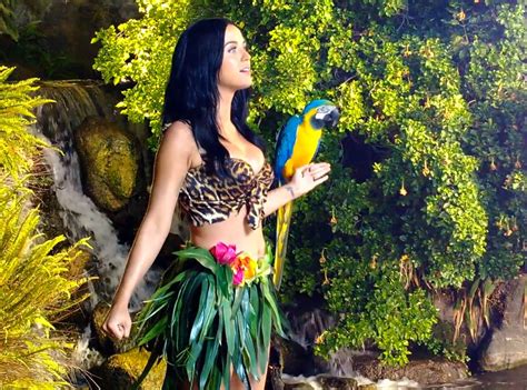 Go Behind The Scenes Of Katy Perry S Roar Music Video E Online