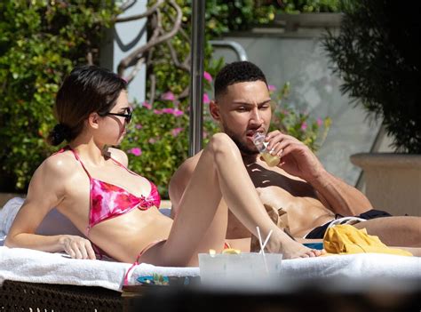Kendall Jenner Rocks Hot Pink Bikini For Poolside Date