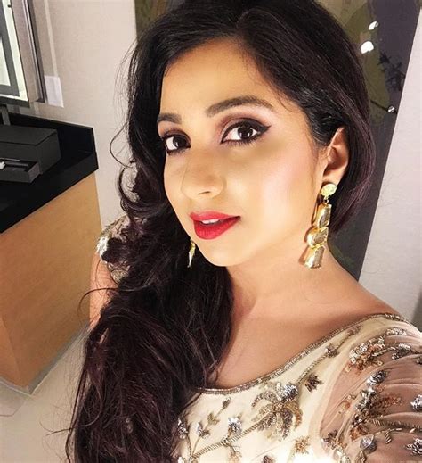 pin  deven  sw shreya ghoshal hot indian actress gallery singer