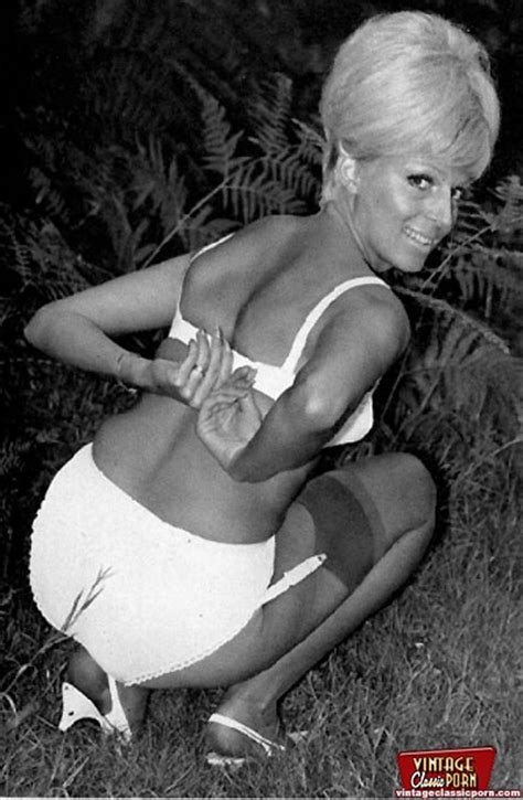 pinkfineart 60s sexy girls outdoors from vintage classic porn