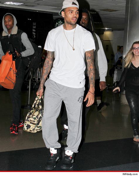 chris brown flyin solo in l a 4vf news daily news