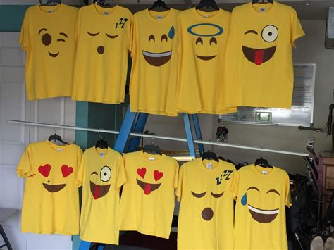 Group Costume Hand Made Emoji S Last Minute Diy