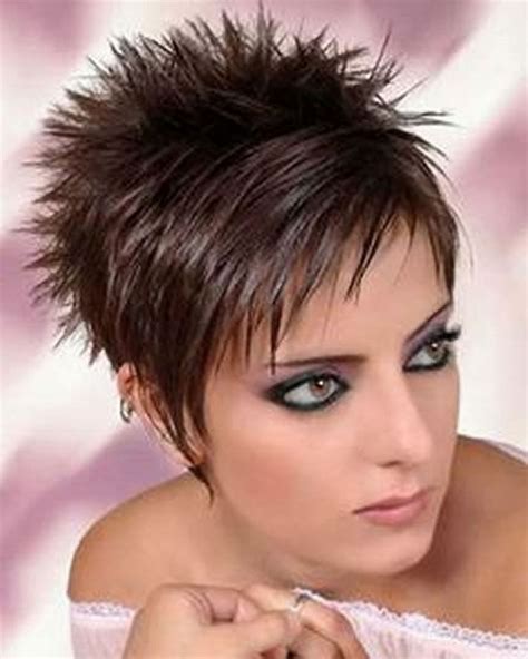 Short Spikey Hairstyles For Women Over 40 50 2021 Style Rambut Terkini