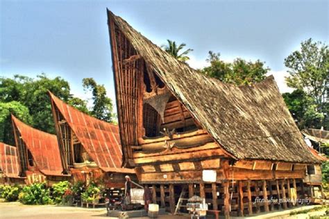 yuk intip rumah adat sumatra utara beserta nama gambarnya