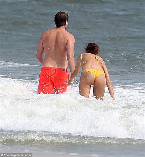 Photos Bradley Cooper And Girlfriend Irina Shayk Hit The