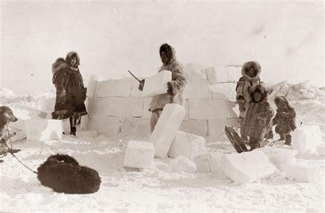 amazing vintage photographs capture everyday life  eskimo people