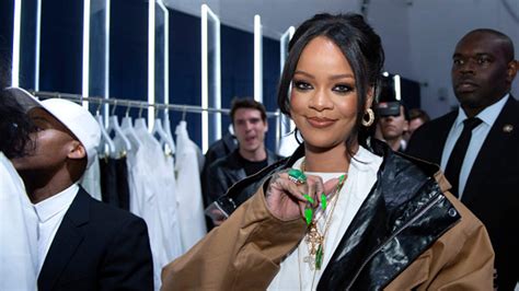 Rihanna Is Officially The World S Richest Female Musician Iheartradio