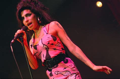 Amy Winehouse Cinco Canciones Inéditas De Su Repertorio