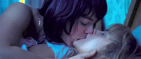 Andrea Riseborough And Emma Stone Lesbian Scene From The Battle Of The