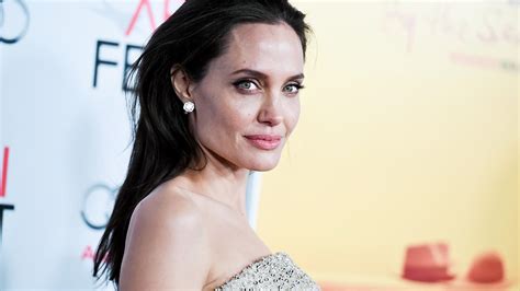 ‘angelina jolie breast cancer gene offers clue to better treatment