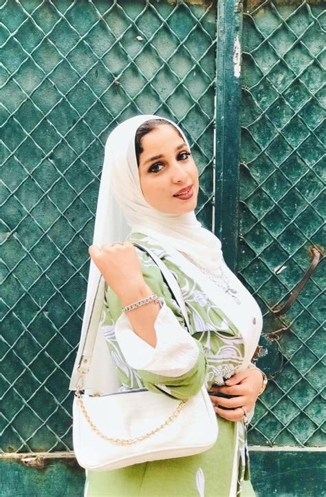 Booom Amira Arab Girl Hijab Top Nuds 68 Pics