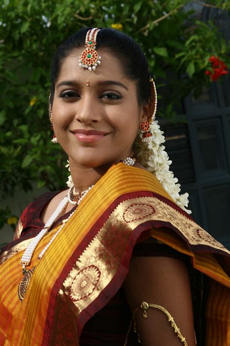 Rashmi Gautam Hot Photo Stills In Kanden Movie Tamil