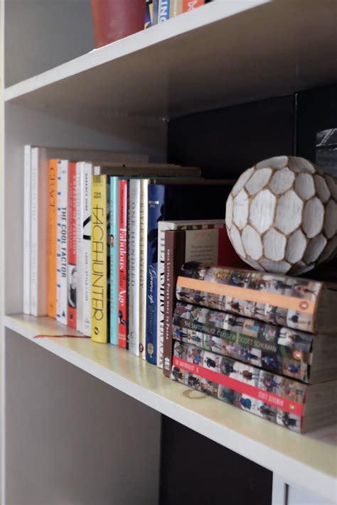 mom    tips    style  book shelf   survive  rest   ecq metro