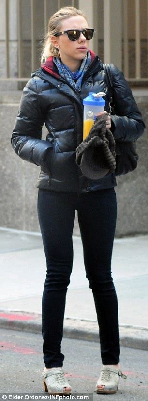 Scarlett Johansson Braves Snowstorm With Bare Legs Daily