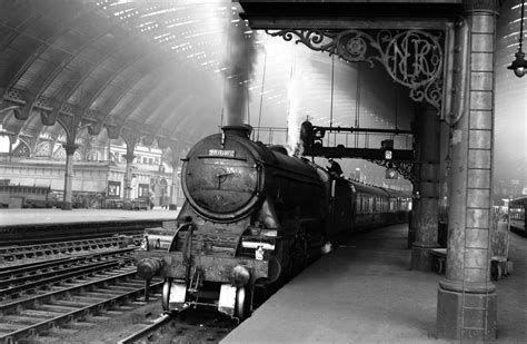 wonderful  photographs  show  york railway station