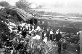pin  aaron dickson  train wrecks train wreck outdoor train